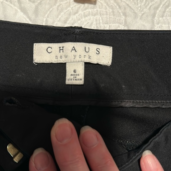 Chaus NY Black Slacks w/small gold zippered front pockets Sz 6 - Picture 6 of 7